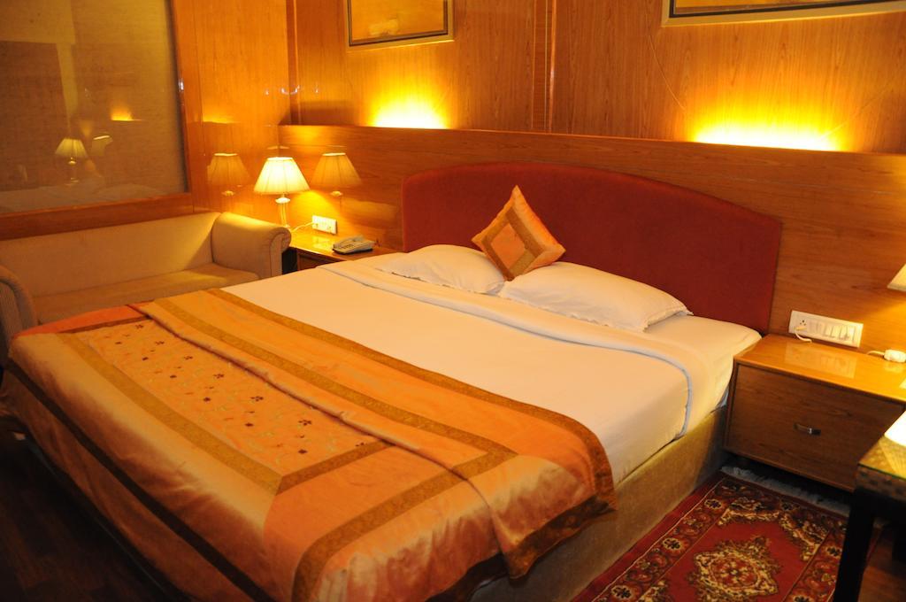 Meuse Jupiter Business And Luxury Hotel Нашик Номер фото